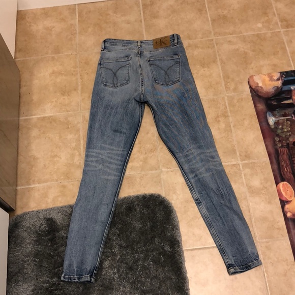 Size 28 High Waisted Calvin Klein Jeans - Picture 2 of 4